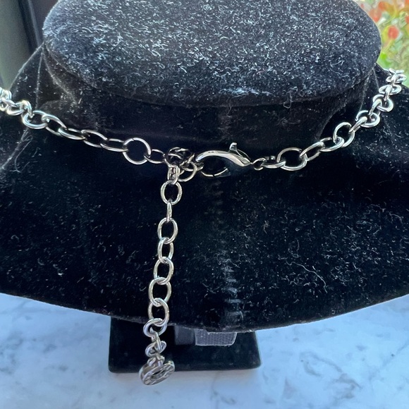 ANNE KLEIN NECKLACE of BLUE CRYSTALS on a PEWTER look ADJUSTABLE CHAIN - Picture 2 of 9